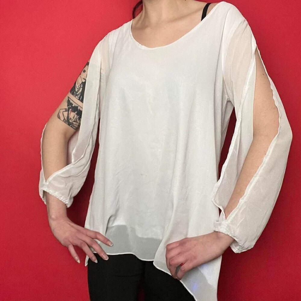 Flowey white peasant top with long open sleeves 🤍🤍​​​​​​​​​